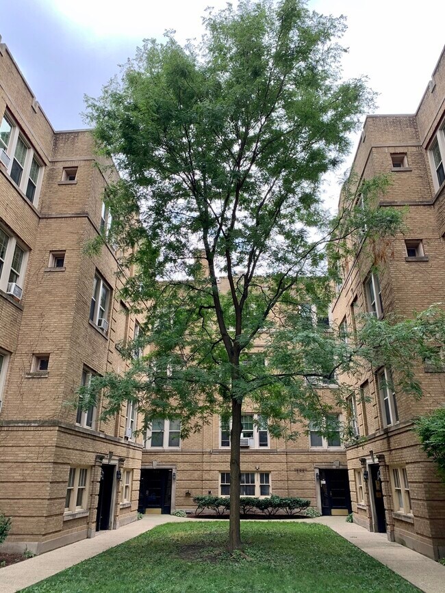 Primary Photo - 215 Washington Blvd