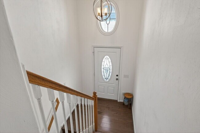 Building Photo - 207 Hearthstone Rch