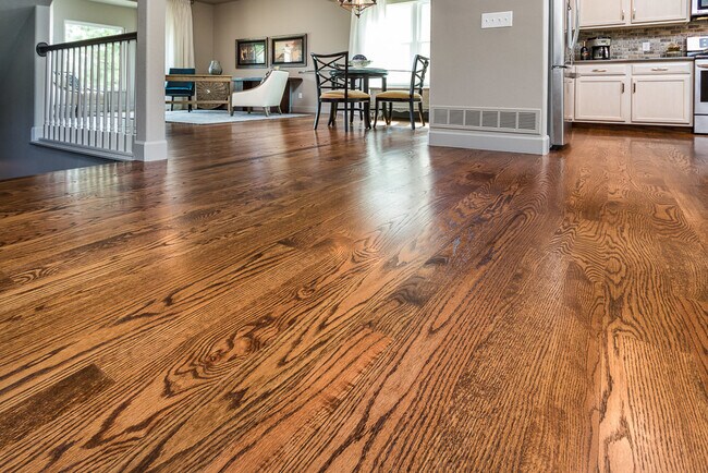 Building Photo - Updated Broadmoor Glens!