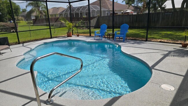 Building Photo - 670 Nobles St