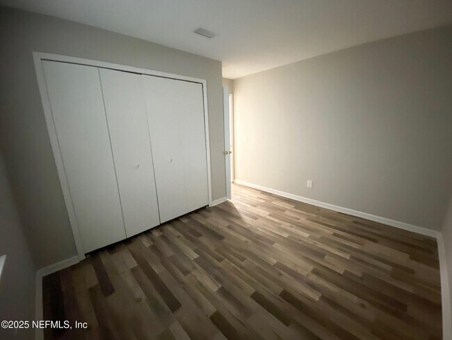 Building Photo - 421 Filmore Dr
