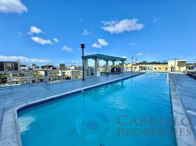 Building Photo - 850 Beech St