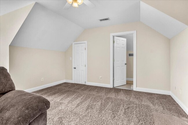Building Photo - 38 Castle Bay Dr