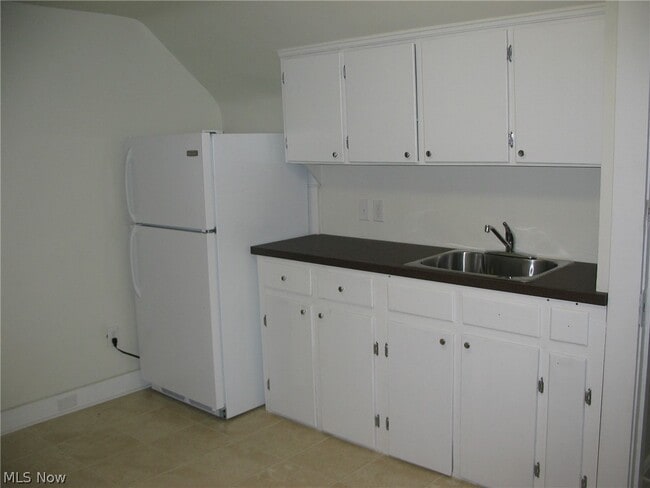 Building Photo - 2720 Mayfield Rd