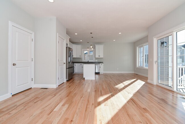 Building Photo - 76 Pouts Ln