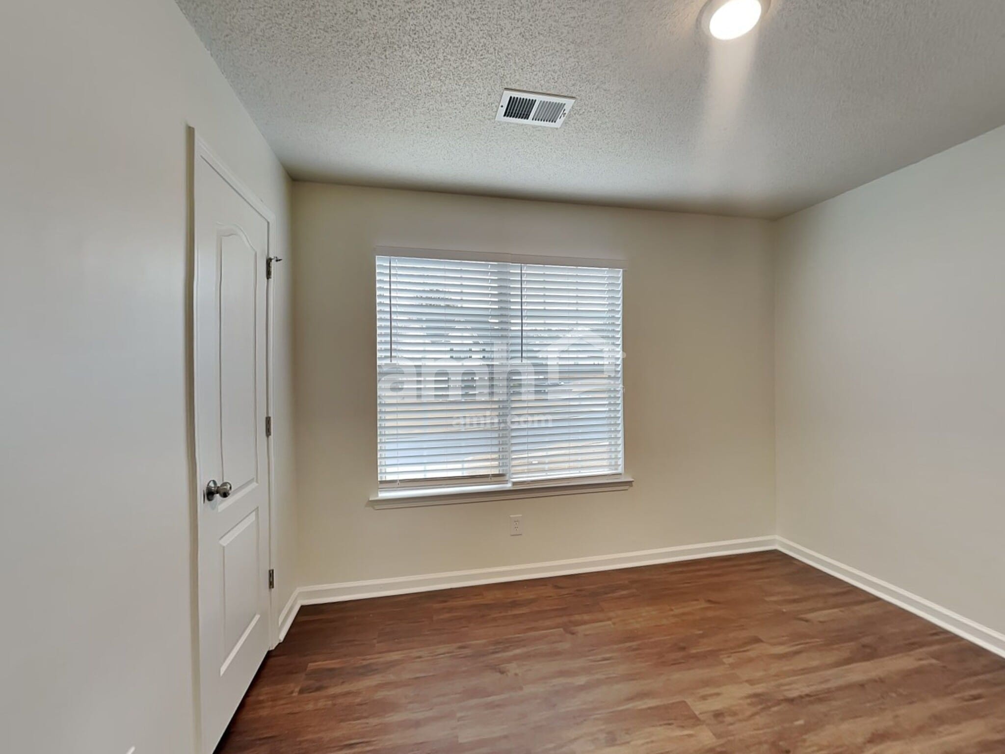 Building Photo - 30 Cheyenne Dr