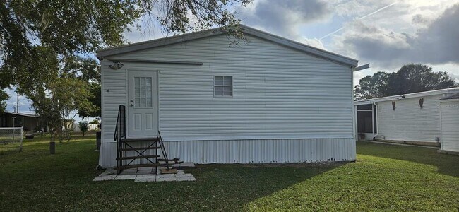 Building Photo - 3636 LAZY LAKE Dr S