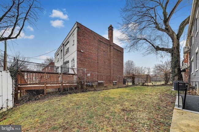 Building Photo - 5031 H St SE