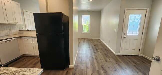 Building Photo - Renovated single-family home