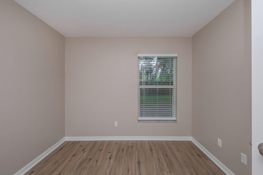 Building Photo - 15110 Deer Meadow Dr