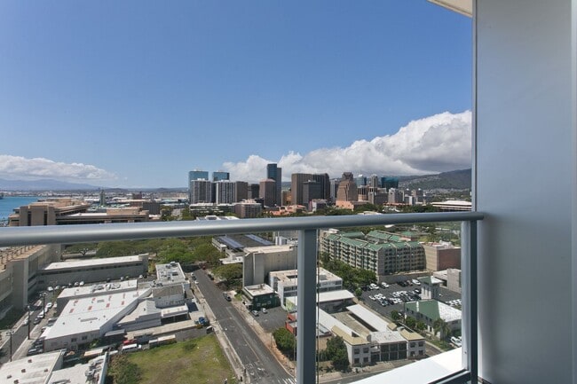 Building Photo - Modern 1-Bedroom Condo in Kakaako – 20th F...