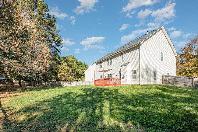 Building Photo - 2108 Tommy Ln