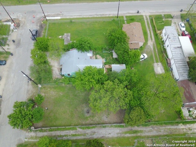 Building Photo - 622 Muncey-