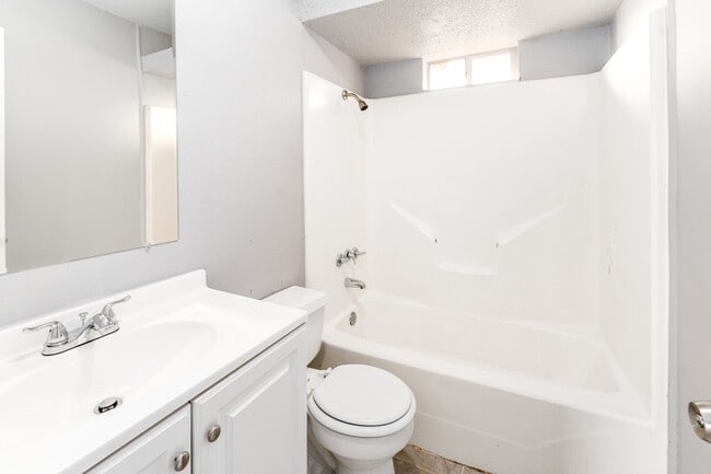 Building Photo - 514 Frazier St