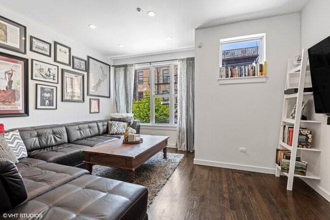 Building Photo - 18 S Aberdeen St