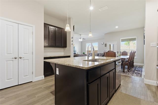 Building Photo - 1012 Kensington Wy