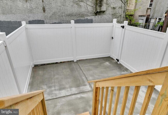 Building Photo - 902 W Susquehanna Ave