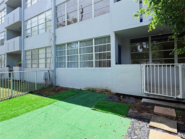 Building Photo - 2175 NE 170th St