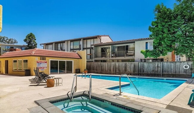 Building Photo - Spacious and  light-filled one-bedroom, on...