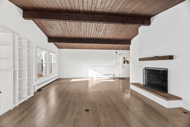 Building Photo - 537 County Line Rd