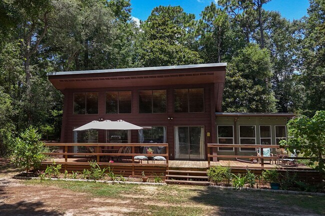 Building Photo - Move in ready August 1, 2025