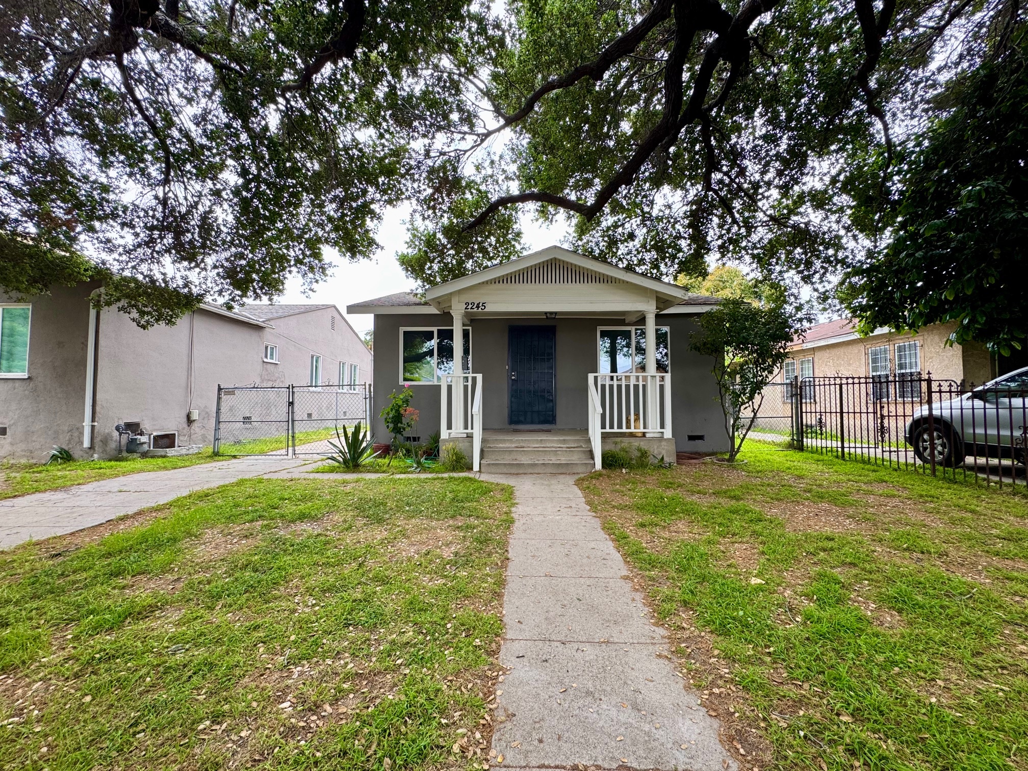 Building Photo - 2245 Meadowvale Ave