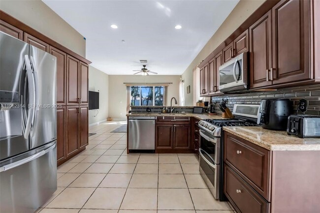 Building Photo - 13124 SW 54th Ct