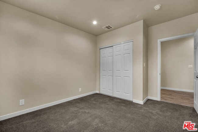 Building Photo - 2816 3/4-2814 W Jefferson Blvd