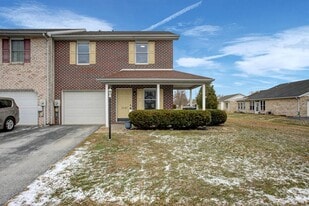 Building Photo - 2367 McCleary Dr