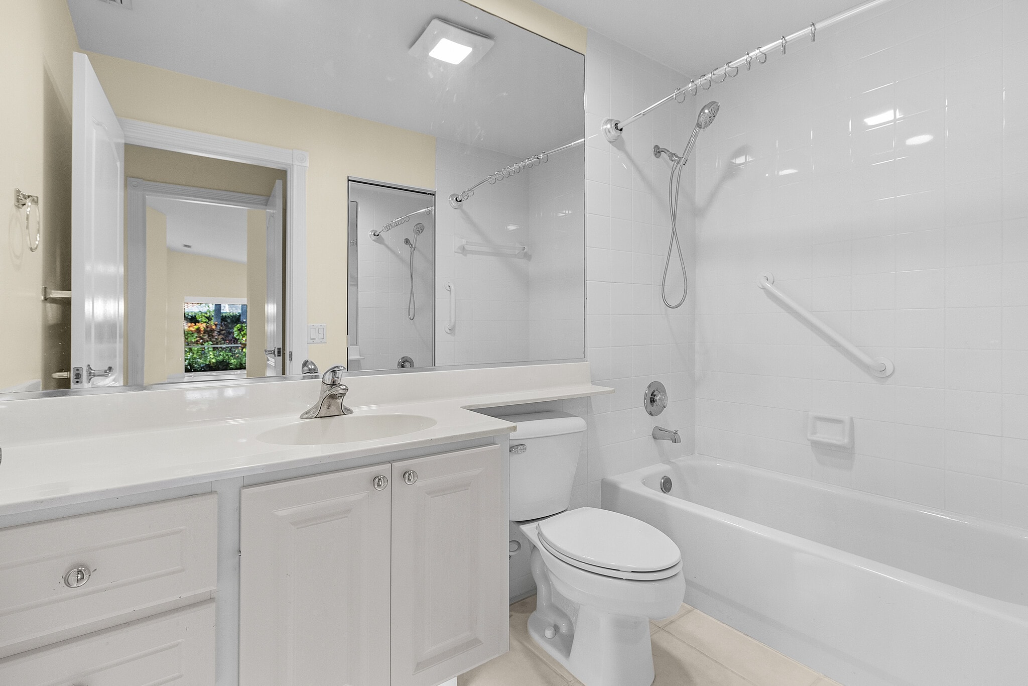 2nd bathroom - 4187 Saint George Ln