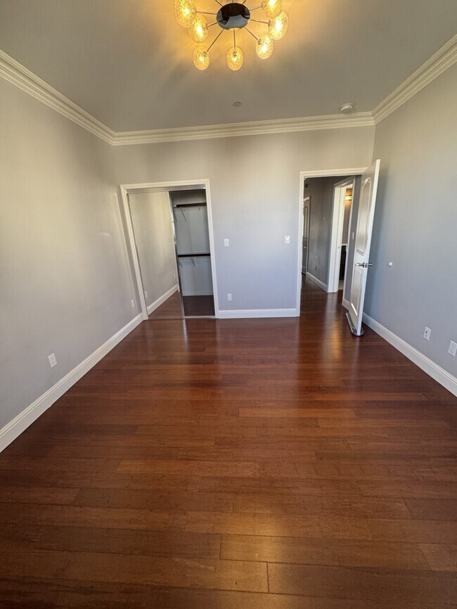 Building Photo - 1334 Anza St