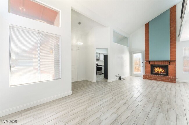 Building Photo - 3951 Steinbeck Dr