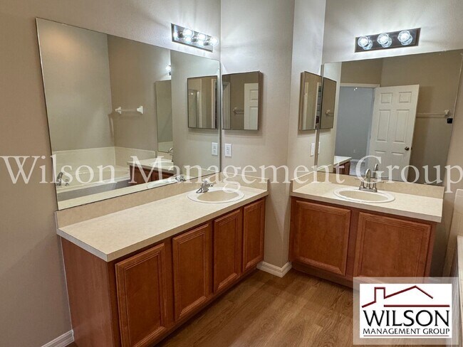 Building Photo - 5004 Adair Oak Dr
