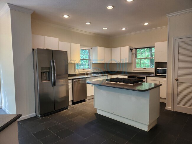 Building Photo - RARE exquisite home on acreage in the heart of West Little Rock!