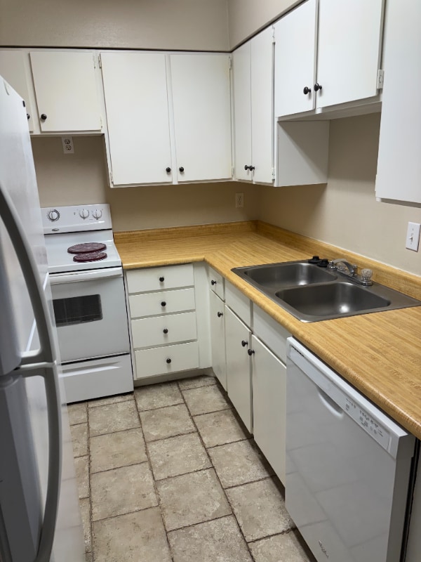 Building Photo - 31 E River Haven Cir