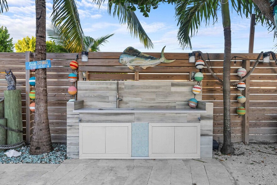 Building Photo - 811 104th St