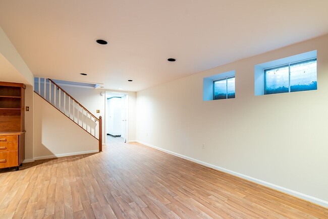 Building Photo - MUST SEE! Cozy Corner Cape in Chevy Chase is Move-in Ready!