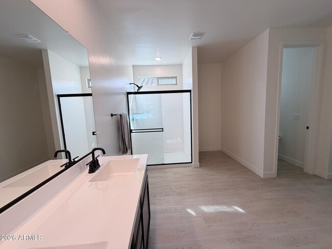 Building Photo - 9324 S 30th Ln