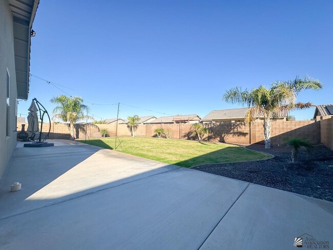 Building Photo - 8680 E 34th Ln