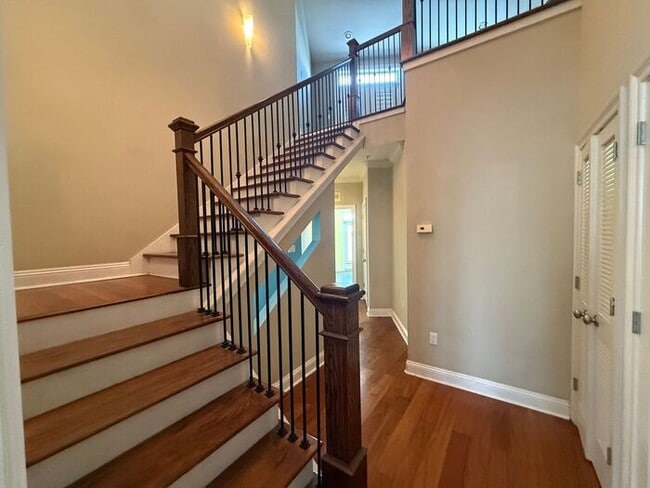 Building Photo - Navarre - Hidden Bay Village - 3 bedroom, 3 bathroom - Waterfront Townhome