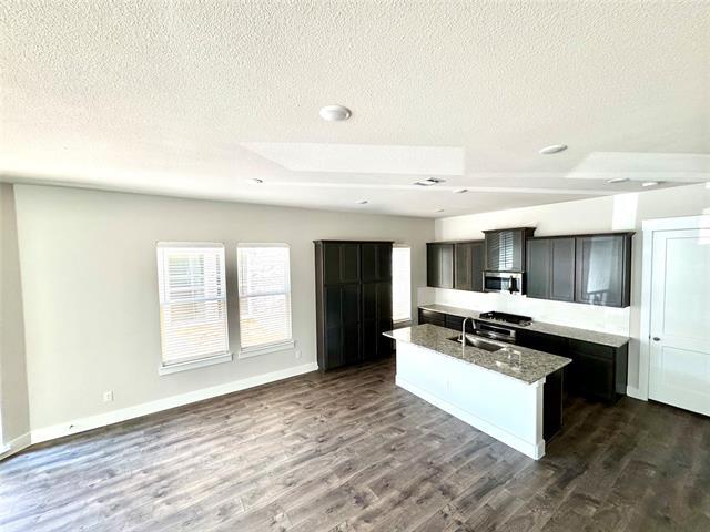 Building Photo - 809 Meadowcrest Dr