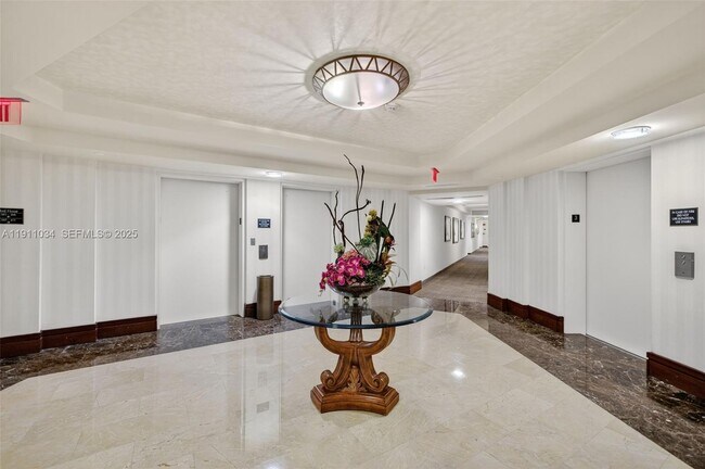 Building Photo - 19501 W Country Club Dr