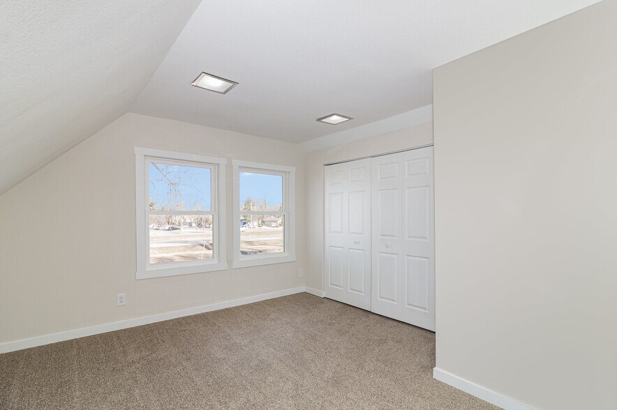 Building Photo - 2919 S Service Dr
