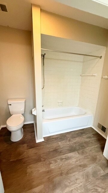 Building Photo - NORTH EAST SIDE 2 BEDROOM TOWNHOME AVAILABLE NOW!