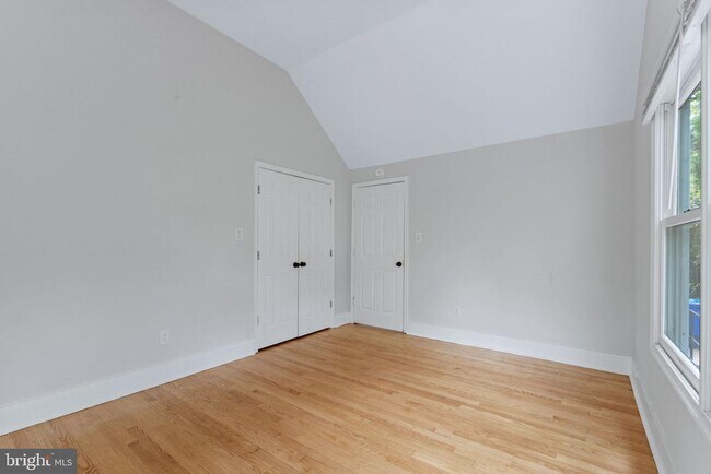 Building Photo - 310 S Illinois St
