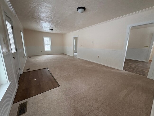 Building Photo - 237 Tiadaghton Hill Rd