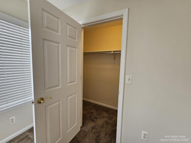 Building Photo - 1493 Silverbrook Ridge Dr