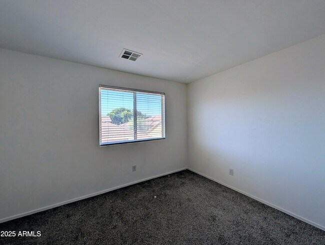 Building Photo - 3848 E Pollack St