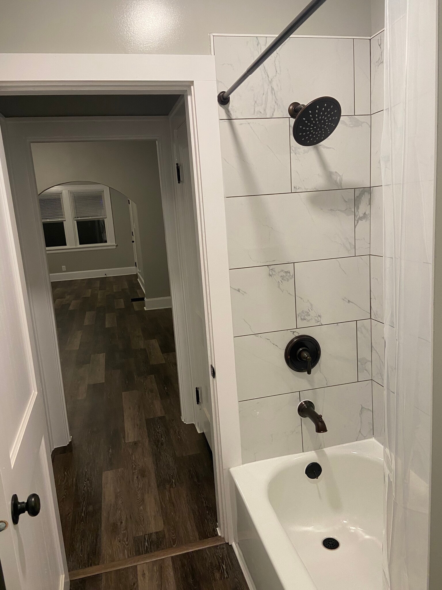 Building Photo - 2112 Cathedral Ave