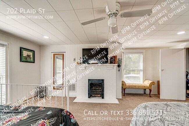 Building Photo - 702 Plaid St